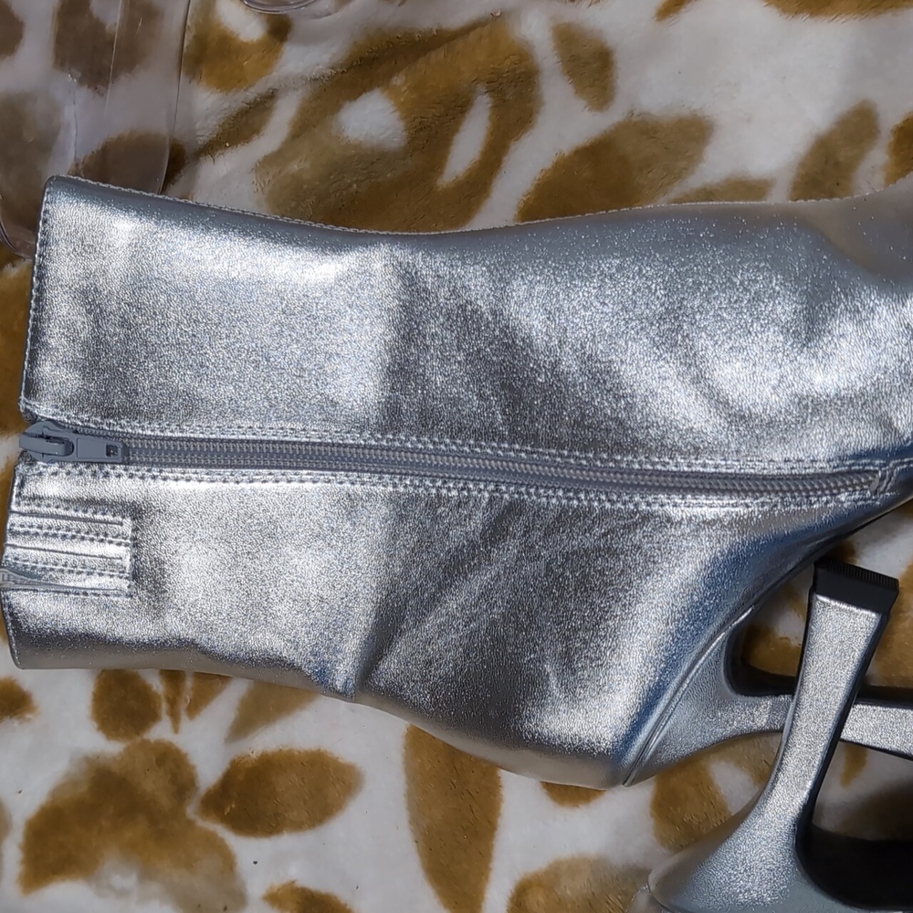Open Edit Sleek sliver  Ankle Boots - Picture 6 of 7
